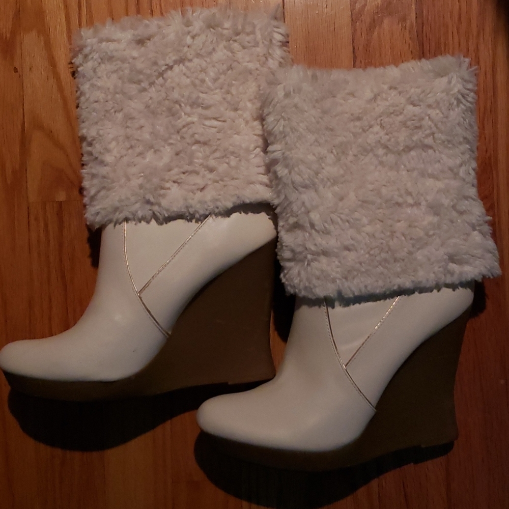 Boots - with faux fur